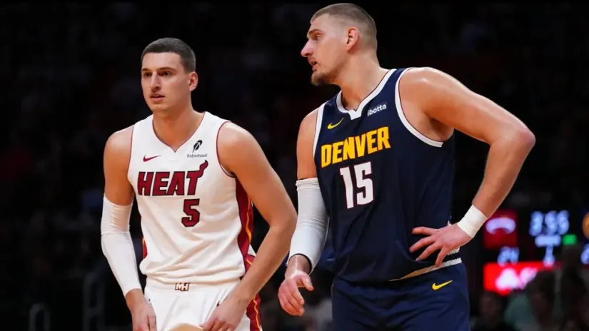 Nikola Jokić i Nikola Jović (AFP)