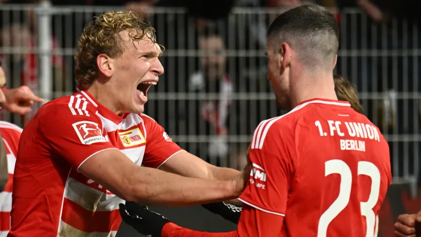 Andrej Ilić sa saigračima (©Reuters)