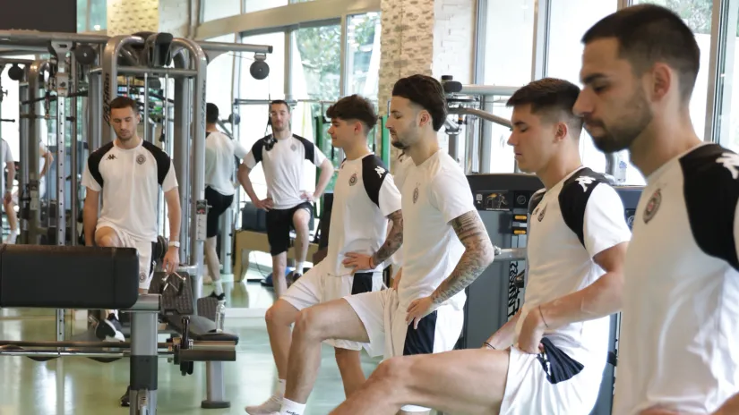 Crno-beli u teretani (FK Partizan)