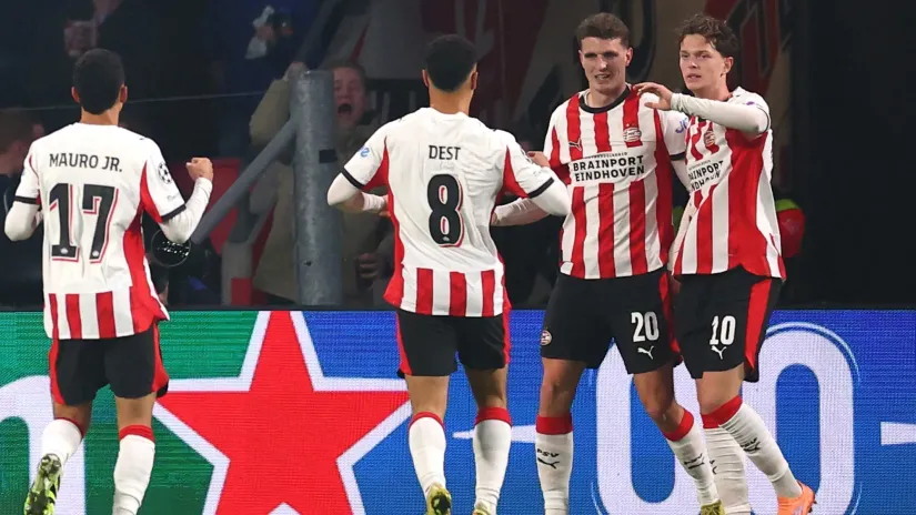 Fudbaleri PSV Ajndhovena (©Reuters)