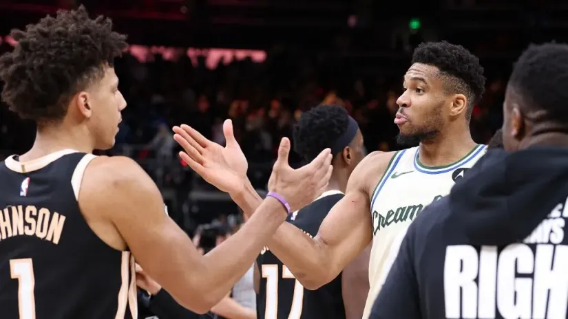 Džejlen Džonson i Janis Adetokunbo (©AFP)