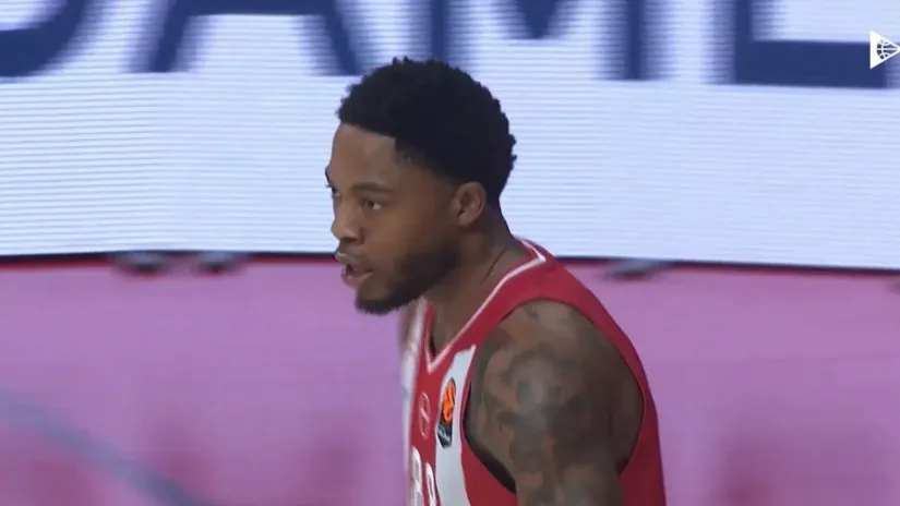 Tajrik Džons (©Printscreen Via Twitter/@basquetpass_arg)