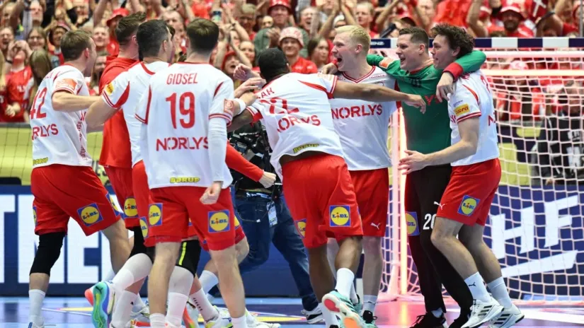 Slavlje Danaca (©AFP)