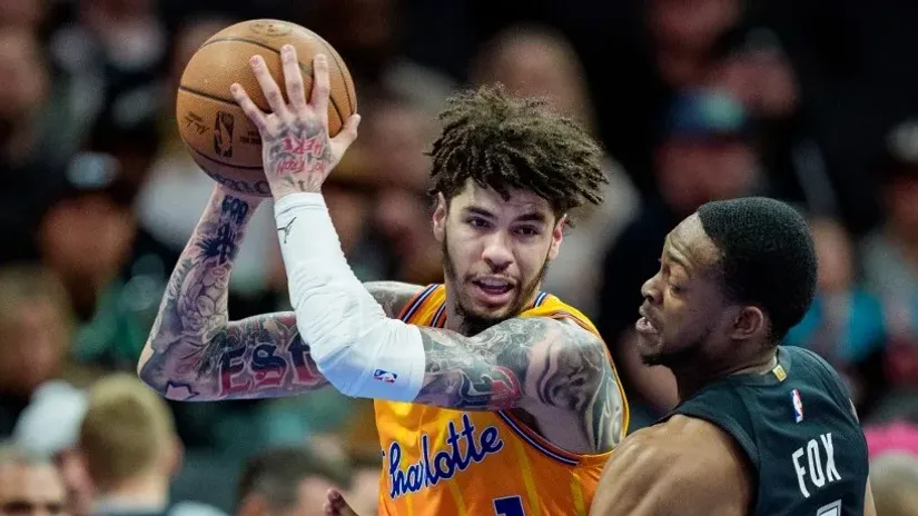 Lamelo Bol i Dieron Foks (AFP)