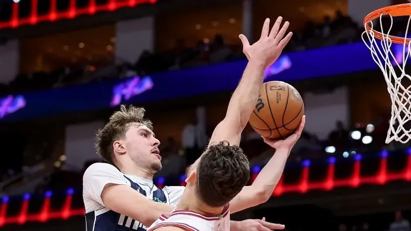 Kuper Fleg i Alperen Šengun (AFP)