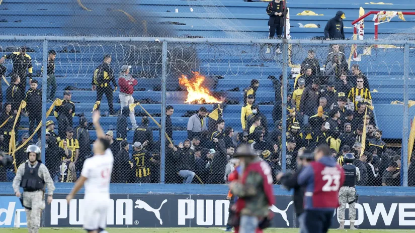 Incident na jednom od prethodnih derbija Montevidea (©Reuters)