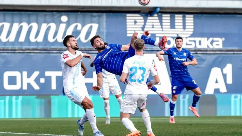 Dion Drena Beljo protiv defanzivaca Rijeke (Luka Kolanovic/Guliver)