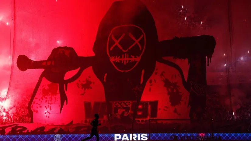 ©AFP (koreografija i bakljada navijača PSŽ-a pred utakmicu)