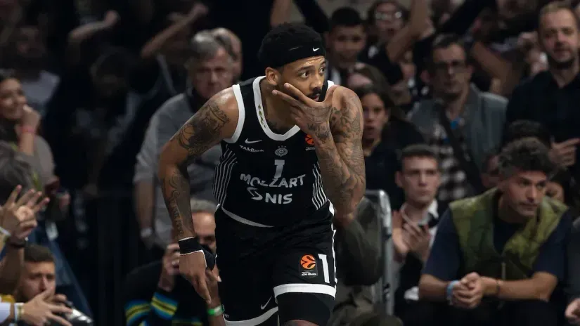 Karlik Džons (© Starsport)