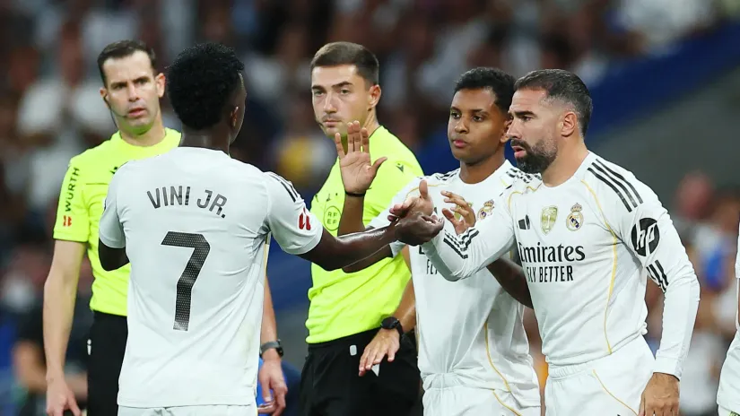 Dani Karvahal (prvi zdesna) konačno u prvoj postavi (©Reuters)