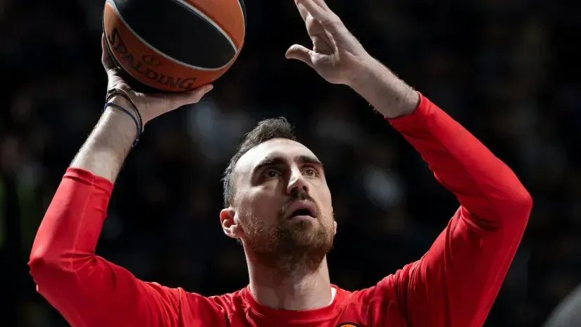 Nikola Milutinov (© Starsport)