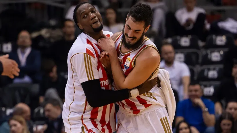 Ebuka Izundu i Nikola Kalinić (©Starsport)