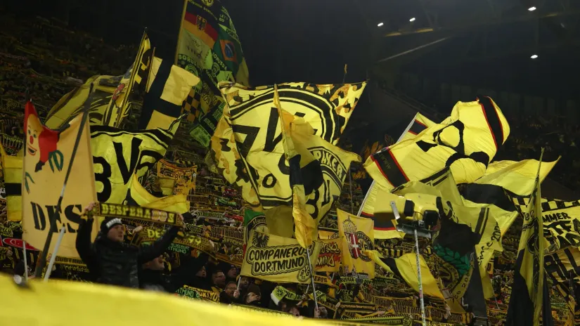 Navijači Dortmunda (©Reuters)