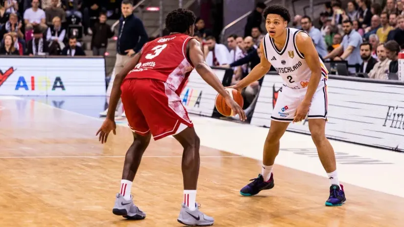 Džek Kajil i Džejlin Smit (©FIBA Basketball)