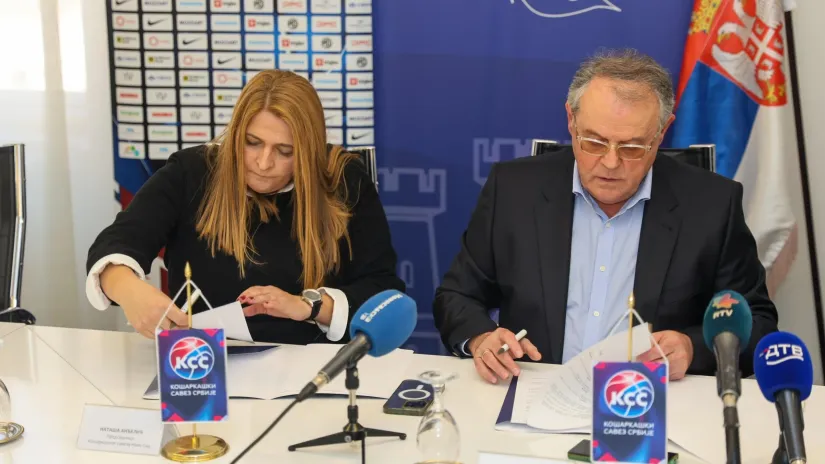 Detalj sa potpisivanja ugovora (©KSS)