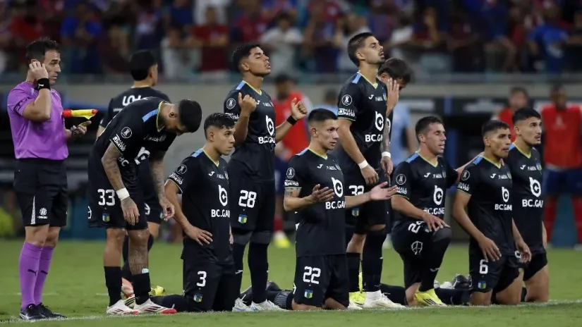 Fudbaleri O'Higinsa tokom penal serije sa Baijom (©AFP)