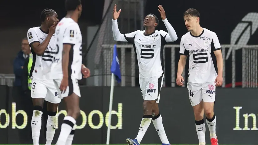 Fudbaleri Rena (©AFP)