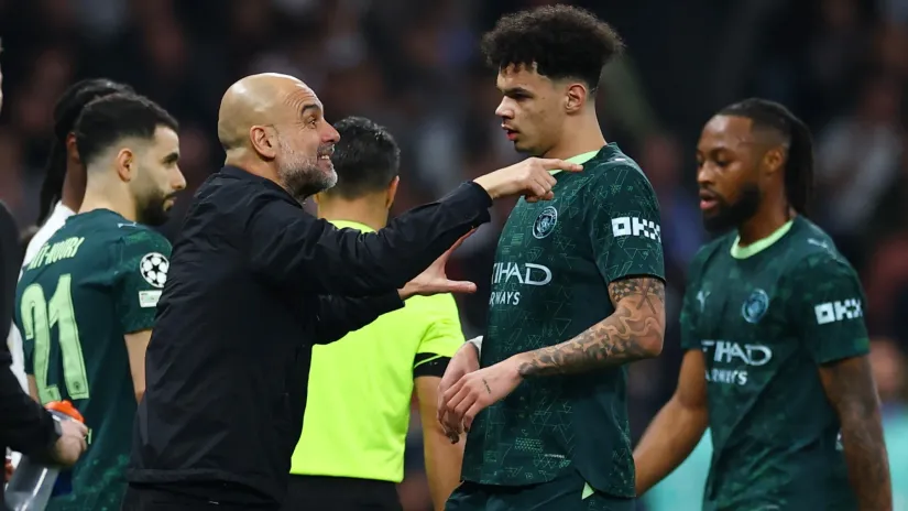 Pep Gvardiola daje savete igračima Sitija (©Reuters)