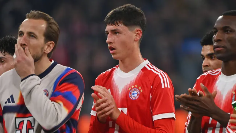 Filip Pavić pored Harija Kejna (©Guliver)