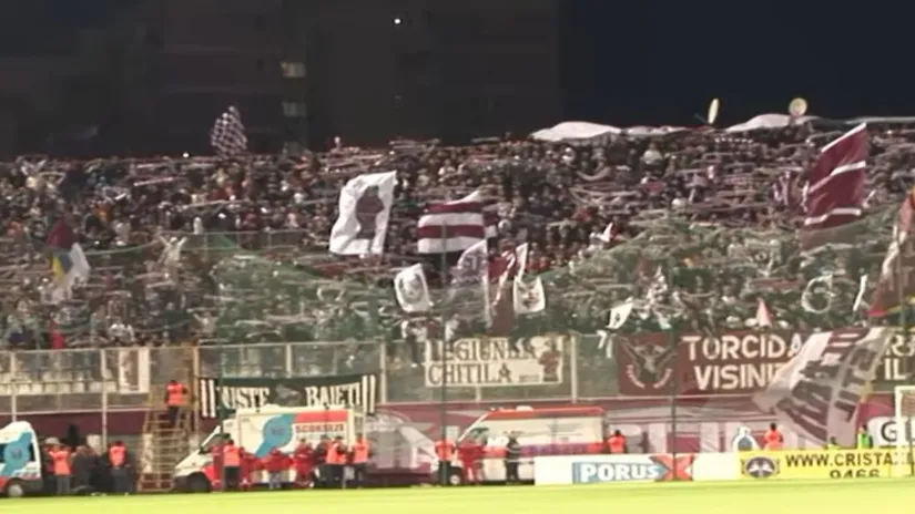 Navijači Rapida iz Bukurešta (©Printscreen youtube.com)