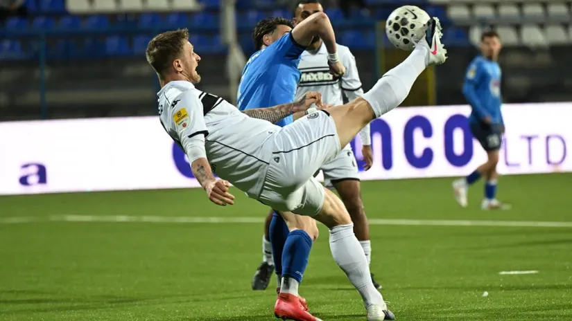 Pogodak Poltera (MN Press)