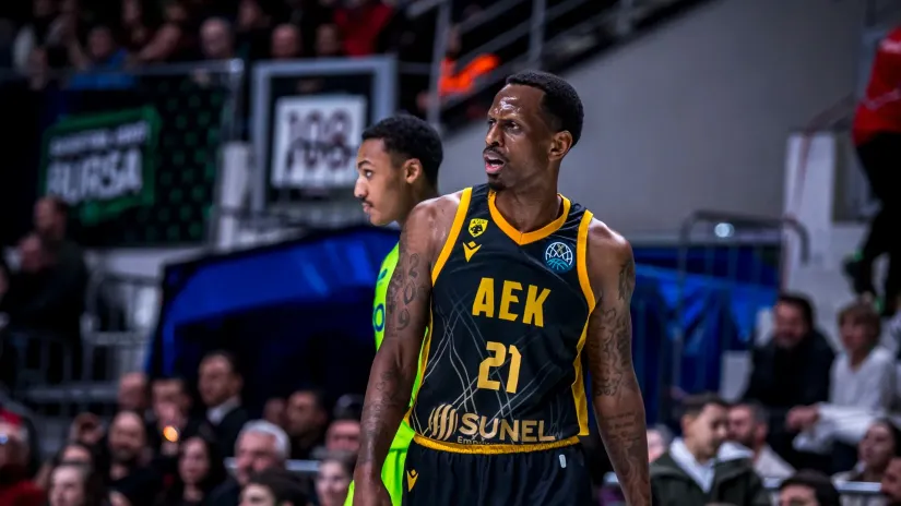 Džejms Naneli (FIBA)