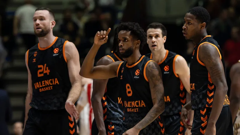 Žan Montero sa saigračima (©Star Sport)