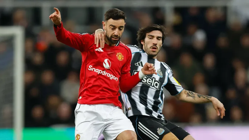 Sandro Tonali i Bruno Fernandes (©ActionPlus12774515 CraigxCowan)