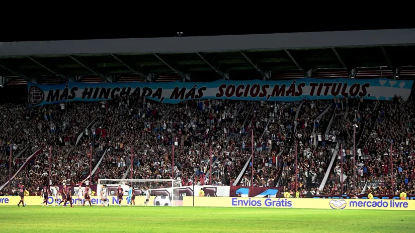 Navijači Lanusa (©Reuters)