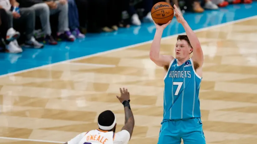 Kon Knupel (Nell Redmond/Guliver)