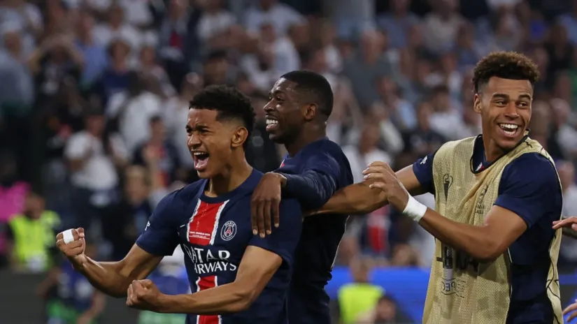 ©AFP (Majulu slavi sa Dembeleom i Dueom) 