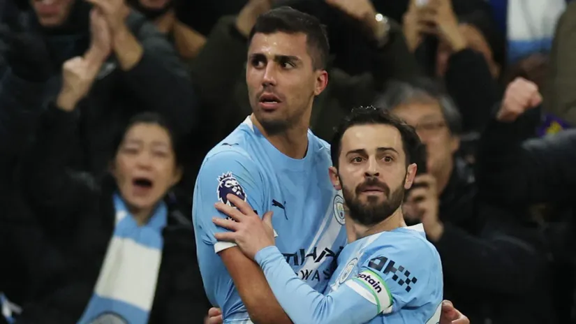 Rodri i Bernardo Silva (©Reuters)