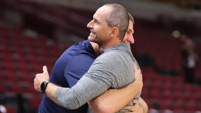 Arturas Karnišovas i Nikola Jokić (©AFP)