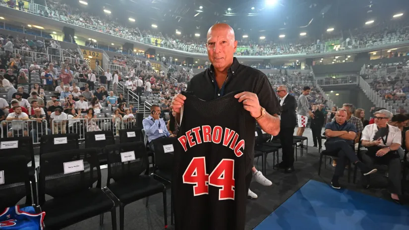 Nikos Galis (Guliver/Goran Mehkek)