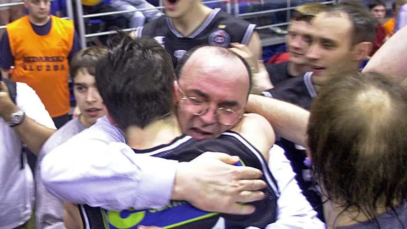 Vlado Šćepanović i Duško Vujošević posle osvajanja titule u Vršcu 2004. godine (©Star Sport)