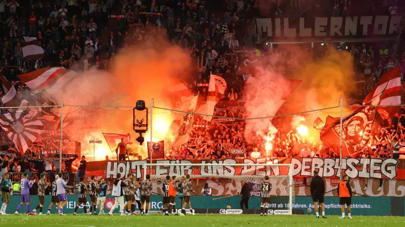 Navijači Sankt Paulija (©Reuters)