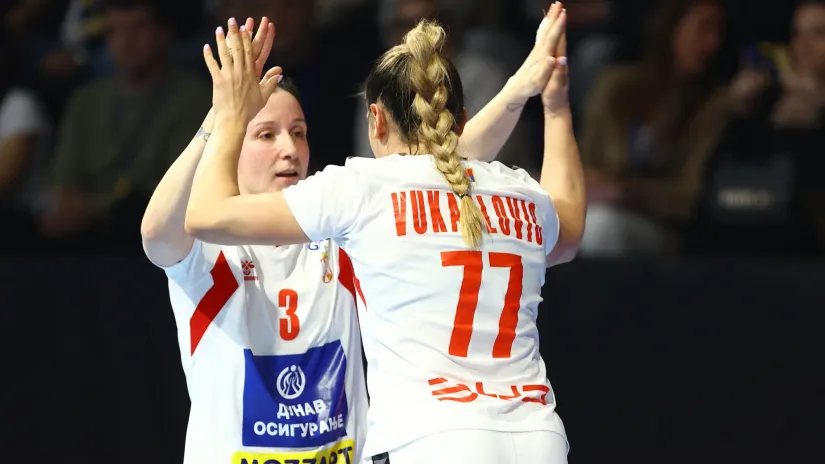 Katarina Krpež Šlezak i Aleksandra Vukajlović (©Starsport)