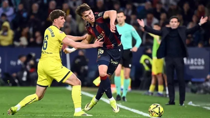 Karlos Espi u akciji (©AFP)