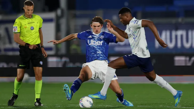 Niko Paz (Komo) i Denzel Damfris (Inter)