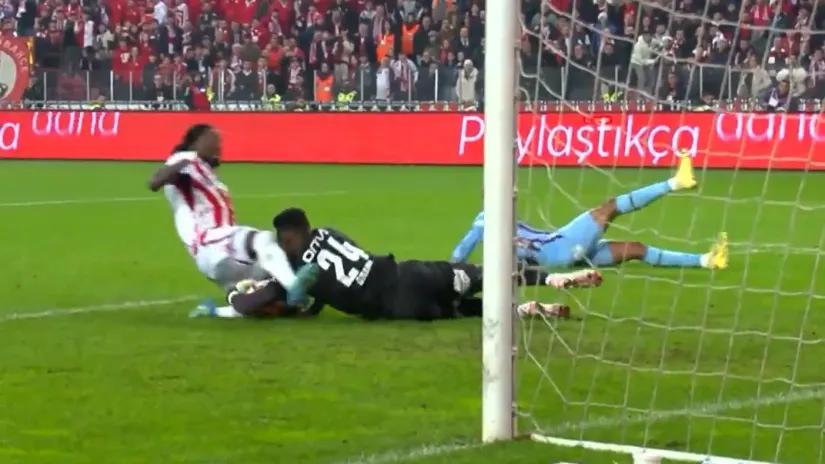 Šerif udara Onanu kolenom (Printscreen)