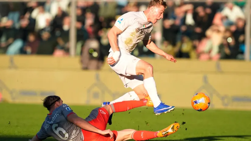 Federiko Baskiroto (Kremoneze) i Rasmus Hejlund (Napoli)