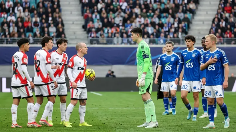 Fudbaleri Rajo Valjekana i Strazbura (©AFP)