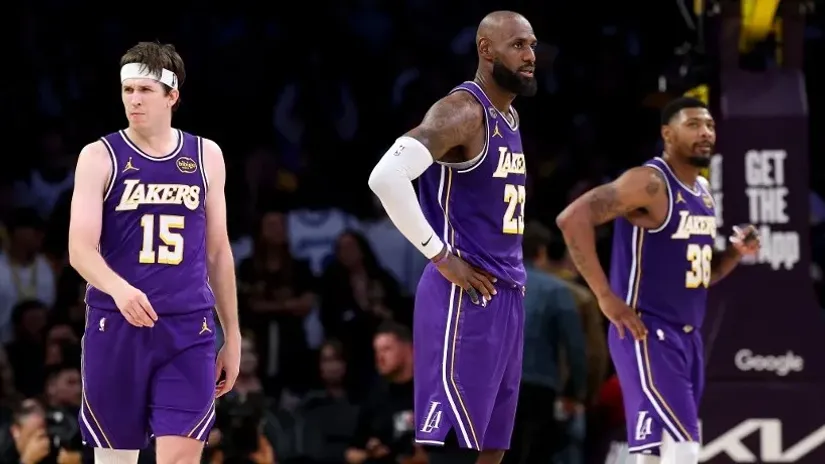 Rivs, Lebron i Smart (©AFP)