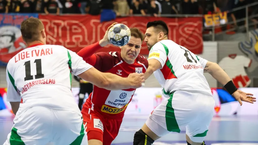 Stefan Dodić pored snažnih Patrika Ligetvarija i Bencea Banhidija (©Starsport)