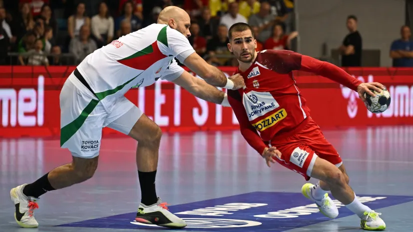 Uroš Kojadinović u duelu sa Adrijanom Sipošem (©MN Press)