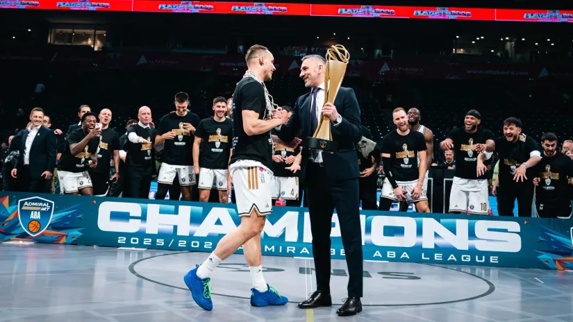Milija Vojinović i Klemen Prepelič (©ABA liga - Dragana Stjepanović/Partizan Mozzart Bet)