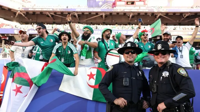 Navijači Alžira (©AFP)