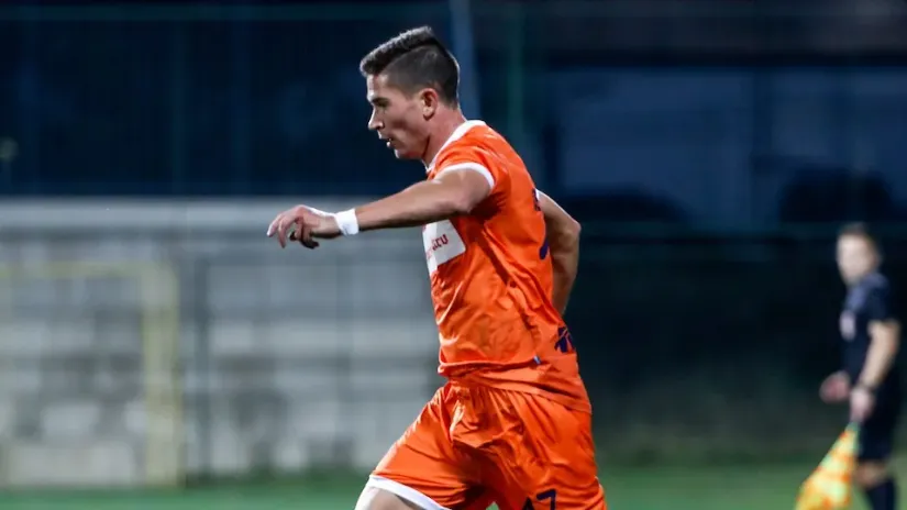 Napadač Mornara Stefan Denković (©Starsport)