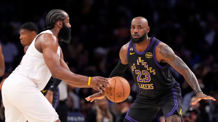 Džejms Harden i Lebron Džejms (©Guliver Images/(AP Photo/Mark J. Terrill)