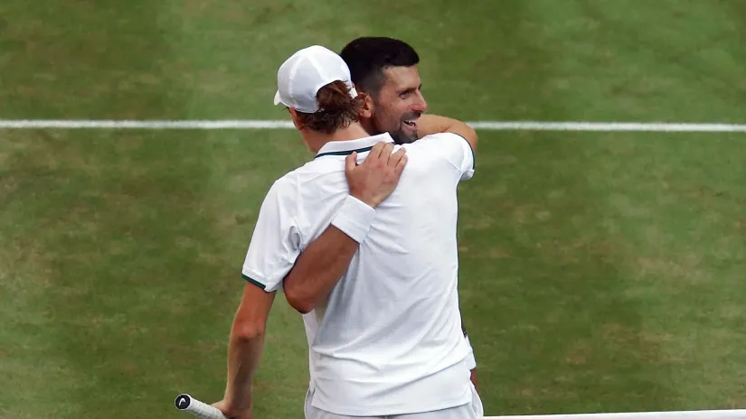 Novak Đoković i Janik Siner (Reuters)